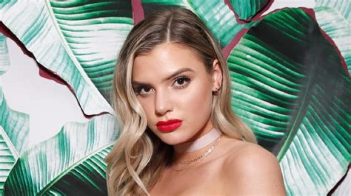 Alissa Violet in Bathing Suit Poses With Sommer Ray — Celebwell