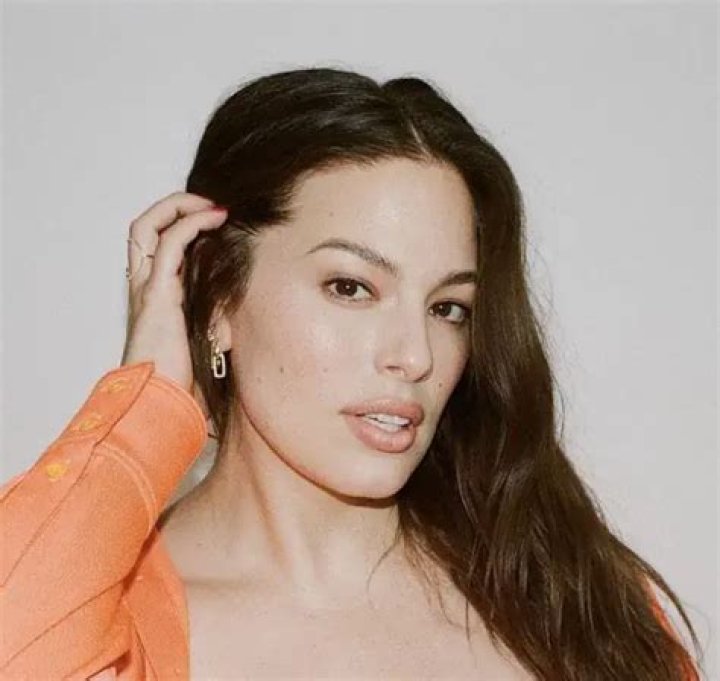 Ashley Graham [Model] Wiki, Husband, Net Worth, Height & More