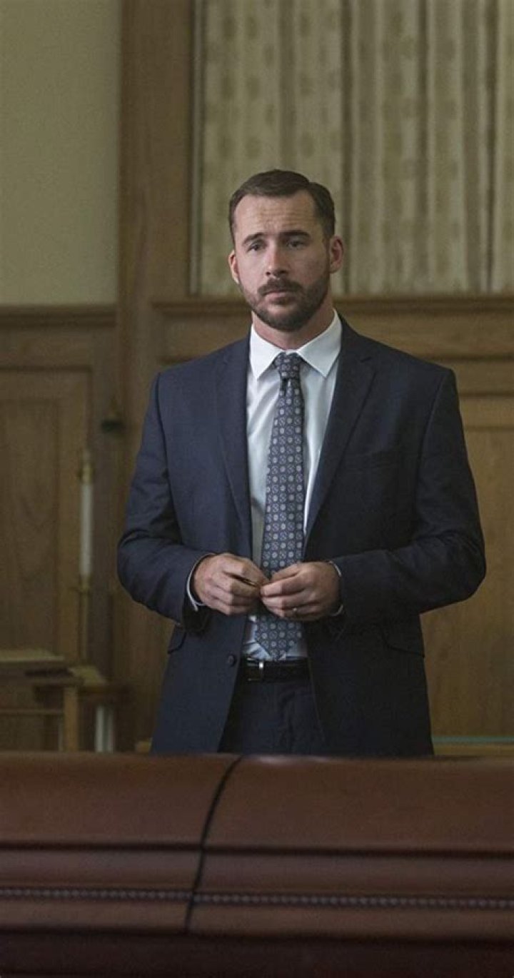 Barry Sloane Net Worth