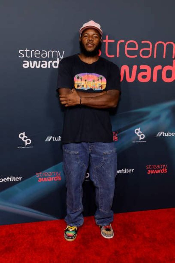 Chrisnxtdoor net worth, income and estimated earnings of Youtuber channel