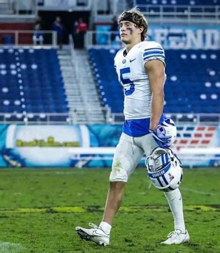 Dax Milne Age, Girlfriend, Height, Net Worth, Parents & More