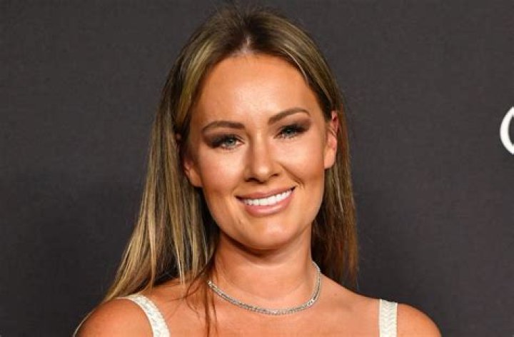 Dee Devlin in Bathing Suit Poses With Conor McGregor — Celebwell