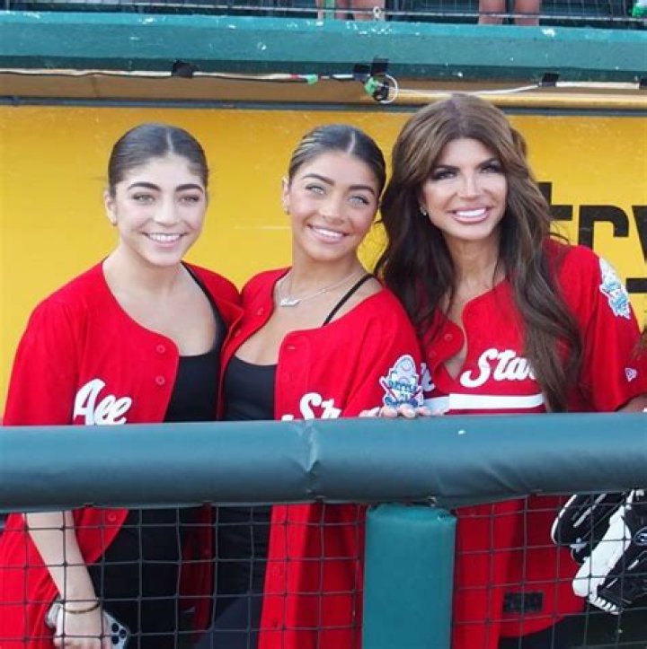 Gia Giudice in Bathing Suit Says "Baha" — Celebwell