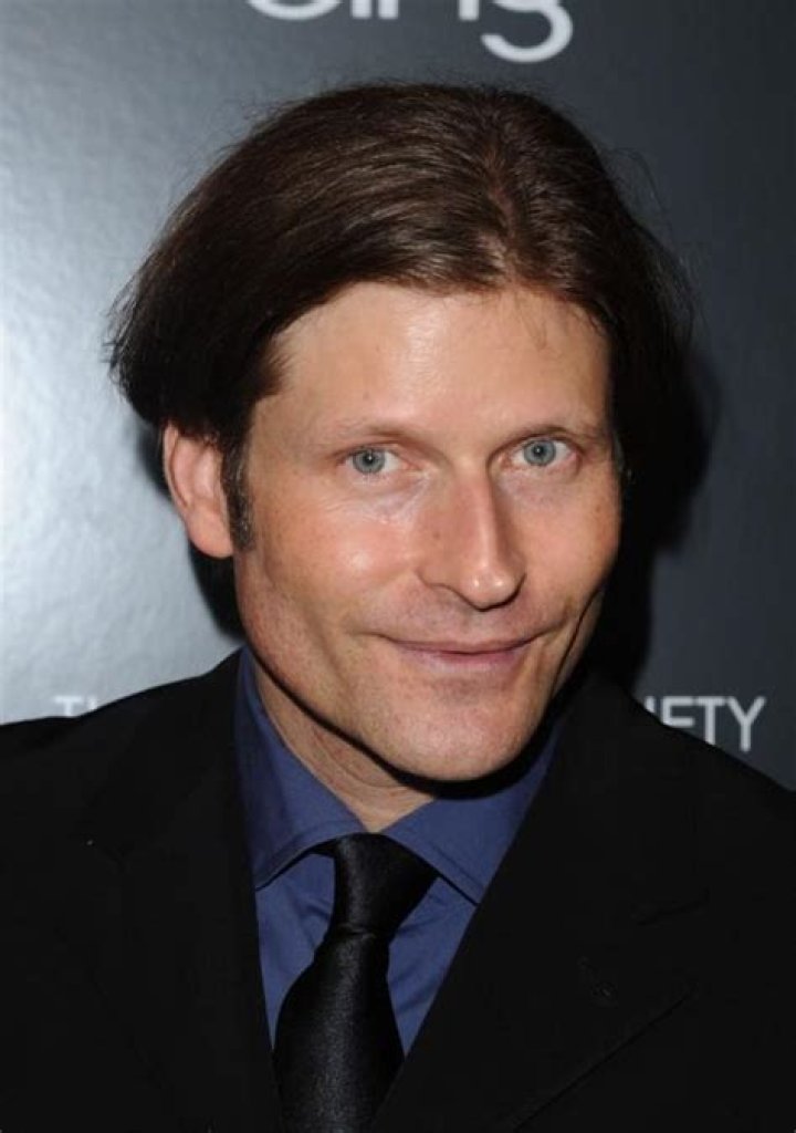 
How Much Money Does Crispin Glover Make? Latest Income Salary
