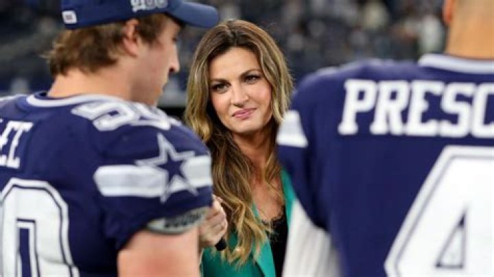 
How Much Money Does Erin Andrews Make? Latest Income Salary
