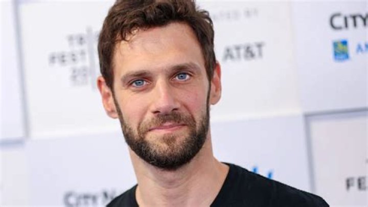 
How Much Money Does Justin Bartha Make? Latest Income Salary
