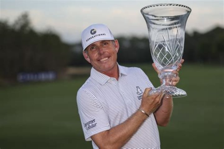 
How Much Money Does Justin Leonard Make? Latest Income Salary
