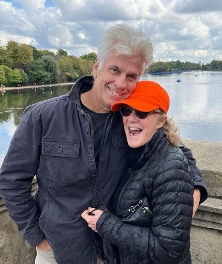 
How Much Money Does Linda Lavin Make? Latest Income Salary
