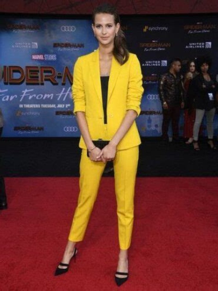 Jeanne Cadieu Height Weight Shoe Size Body Measurements Statistics