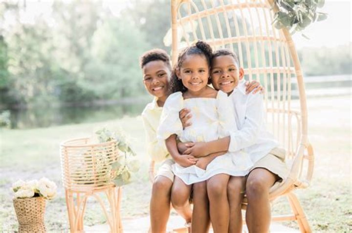 Jennifer Maria Duncan Flores Nationality, Parents, and Ethnicity