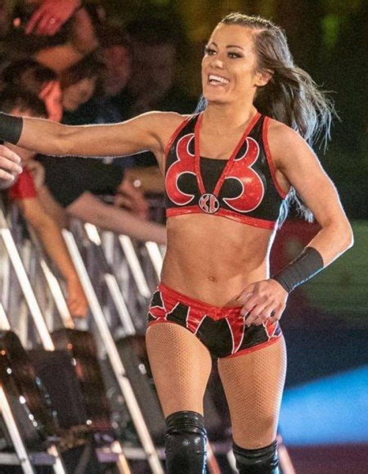 Kacy Catanzaro Height Weight Bra Size Body Measurements Facts