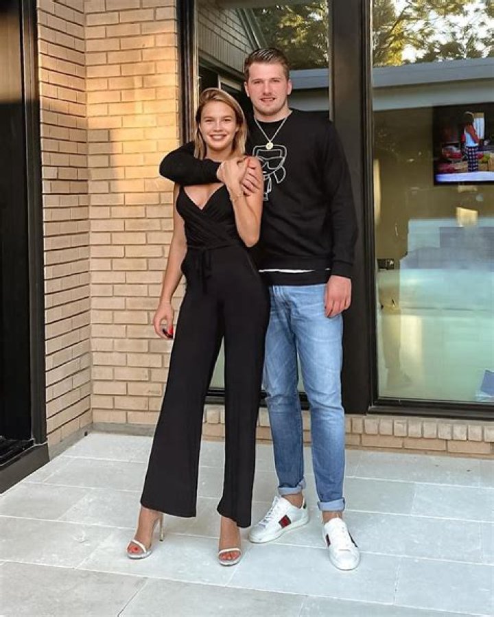 Luka Doncic Fiancé Anamaria Goltes Wiki, Age, Boyfriend, Parents, Height & More
