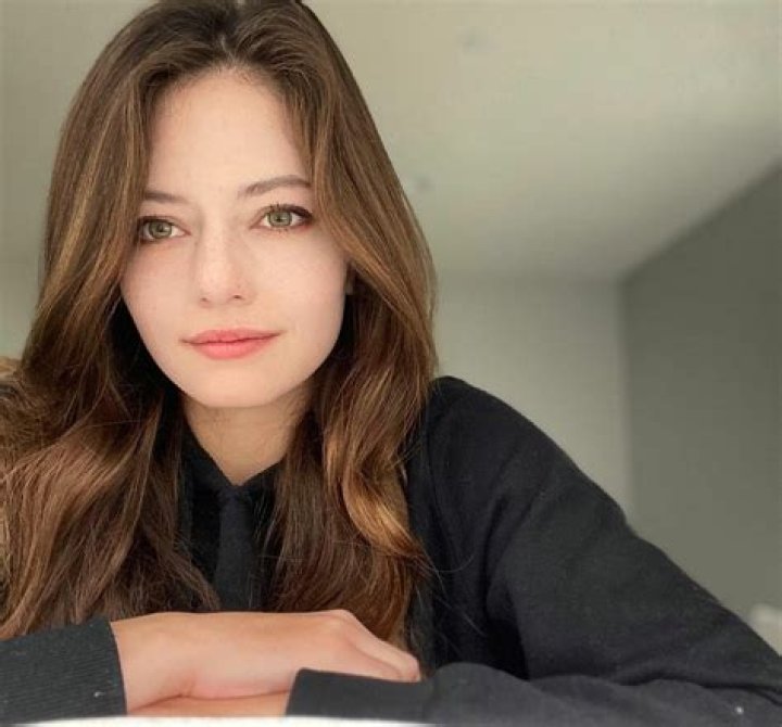 Mackenzie Foy [Actress] Wiki, Net Worth, Height, Age, Parents & More