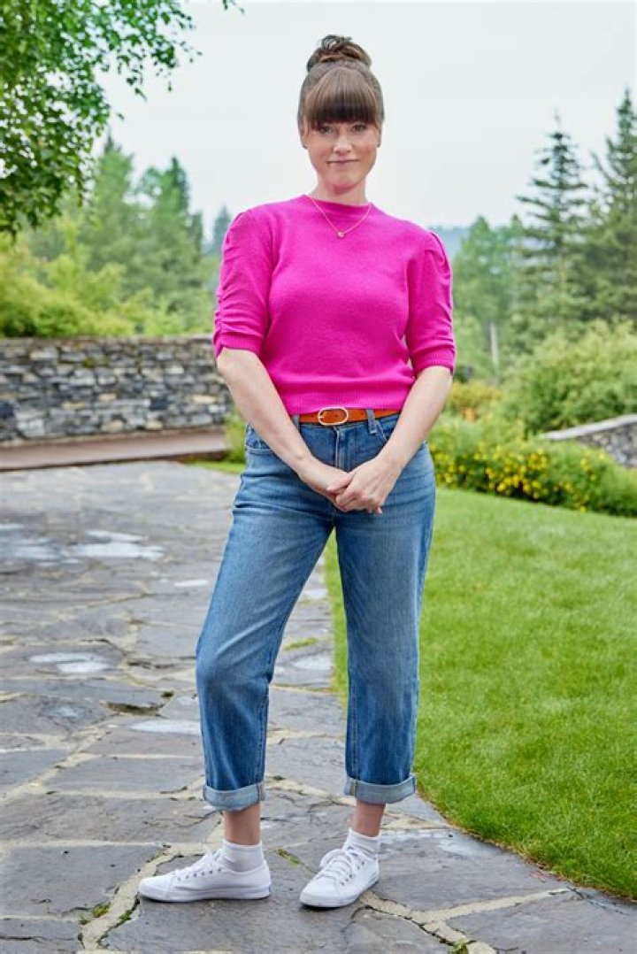 Meghan Heffern Bra Size, Age, Weight, Height, Measurements