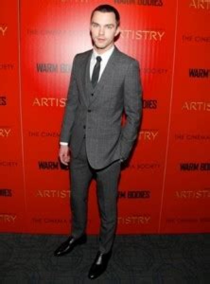 Nicholas Hoult Body Measurements Height Weight Shoe Size Vital Stats Bio