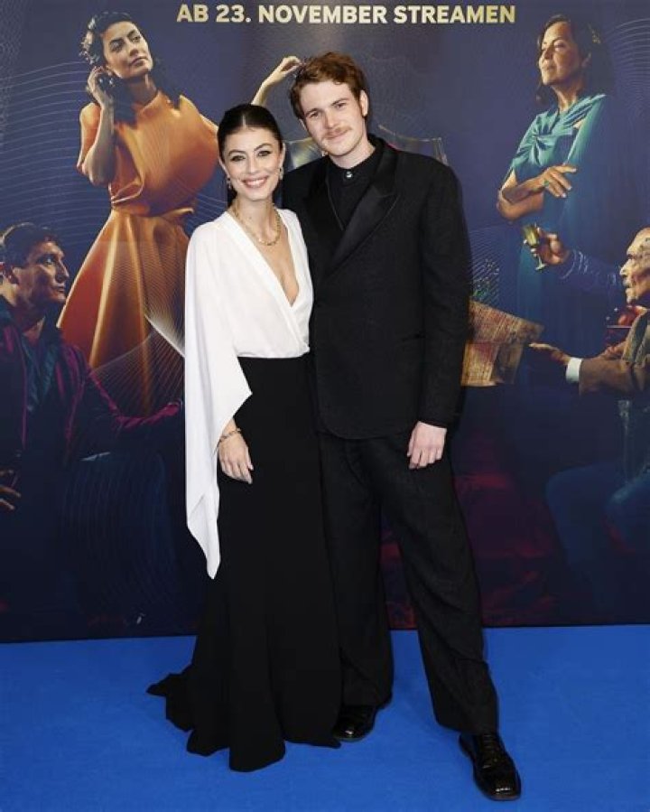 Philip Froissant Wiki, Age, Birthday, Girlfriend, Mother, Father, Height, Net Worth & More