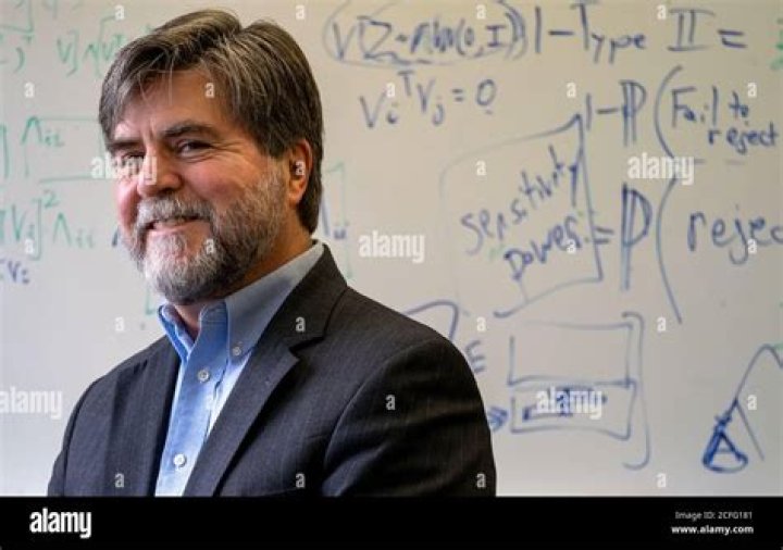 Professor Seth Crosby Wiki, Age, Wife, Kids, Salary, Net Worth and More