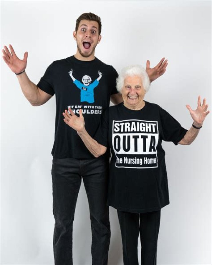 Ross Smith [Tiktok Star] Wiki, Bio, Girlfriend, Height, Weight, Age & More