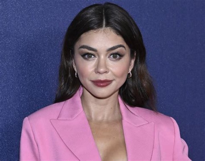 Sarah Hyland in Bathing Suit Says "Thank You" — Celebwell
