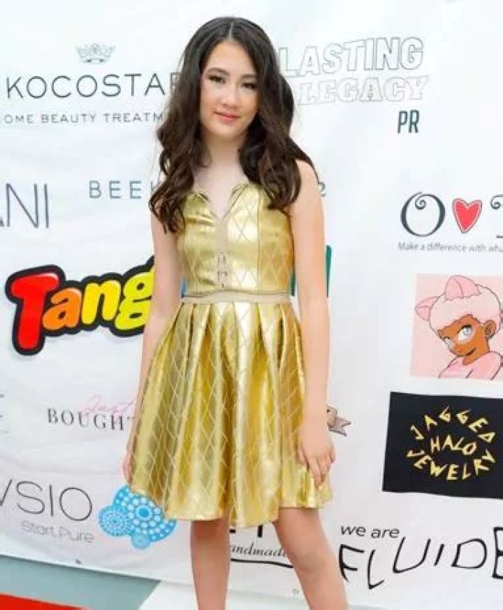 Scarlett Bella Song Wiki, Bio, Net Worth, Family, Height, Age & More