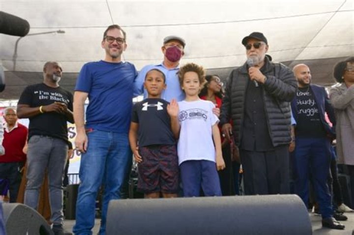 Sean Arian Archives - Celebrities: Wiki, Age, Height, Net Worth, Relationship