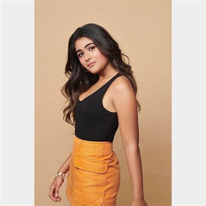 Shalini Pandey Age, Height, Wiki, Biography, Family