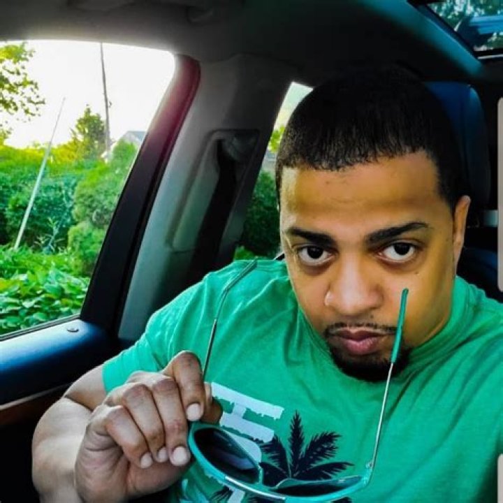 Similar Youtubers to Real Topics w/ Hassan Campbell