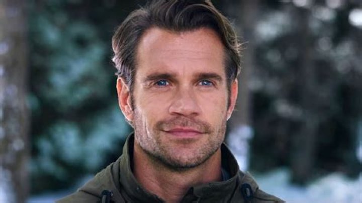 Stephen Huszar Net Worth