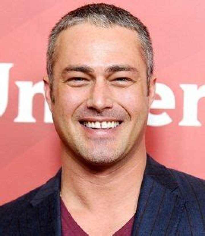 Taylor Kinney Height Weight Body Measurements Age Shoe Size Facts Bio