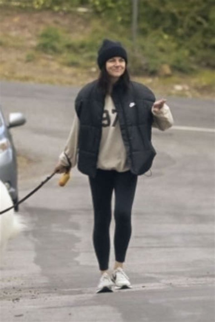 Tiffani Thiessen In Black Leggings Is “Zipping Into My 50s” — Celebwell