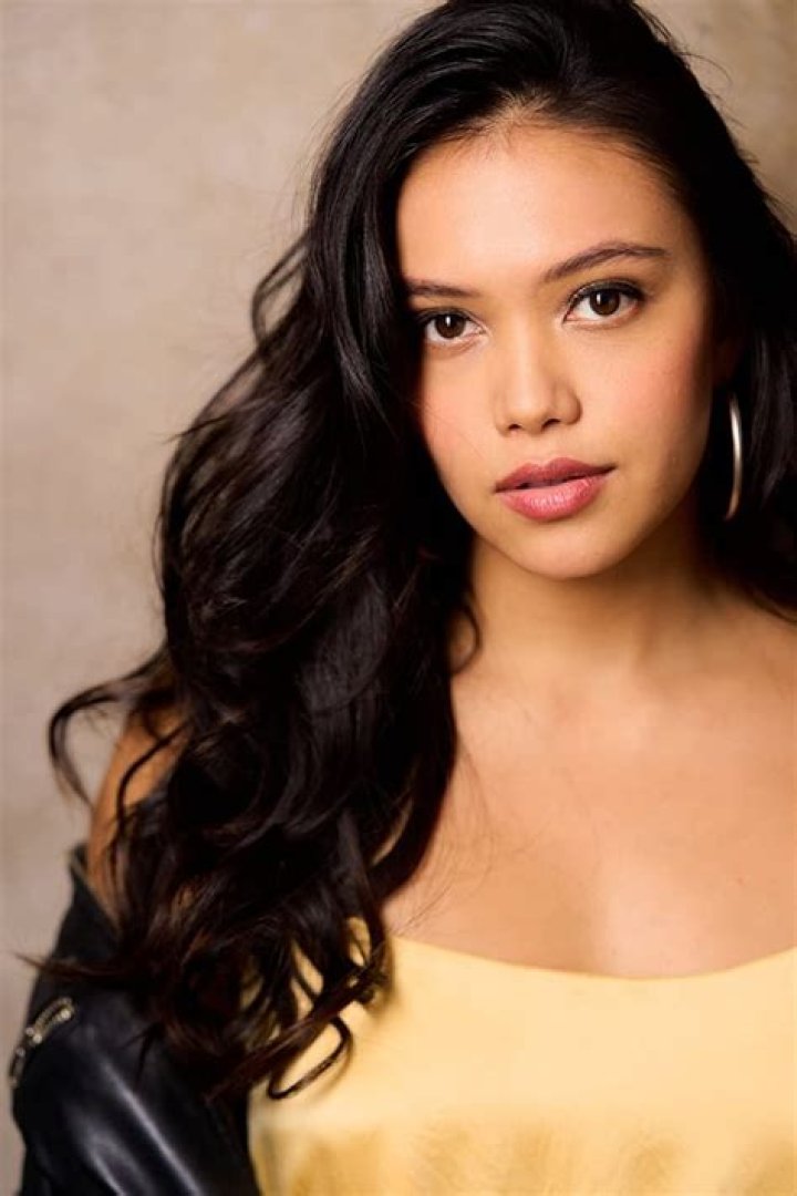 Who is Actress Alex Felix? Wiki, Age, Height, Boyfriend, Family & More